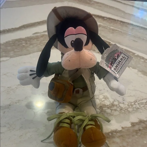 Disney Goofy Plush in Green and Brown - Picture 5 of 5